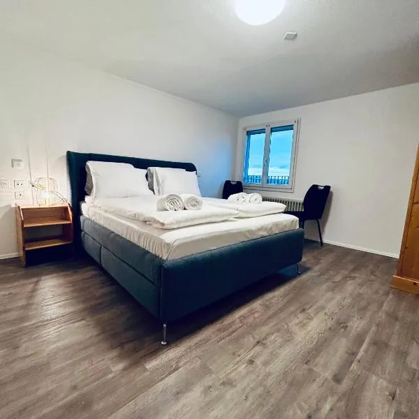Private room with Bathroom and Lake View in Guest House, hotel v destinaci Heiden