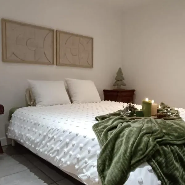 Charmant et élégant appartement, hotel v destinácii Drancy