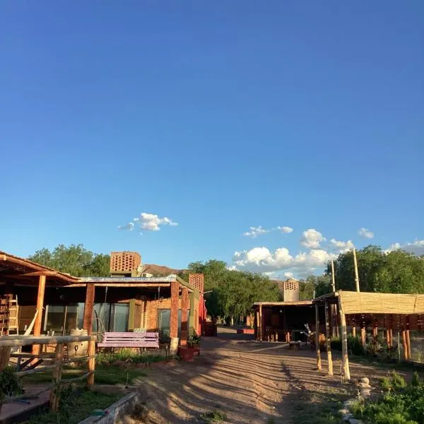 Complejo HUNUC, hotel in Calingasta