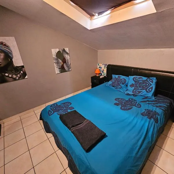 F2en duplex tout équipé arrivée autonome, hotel in Noumea