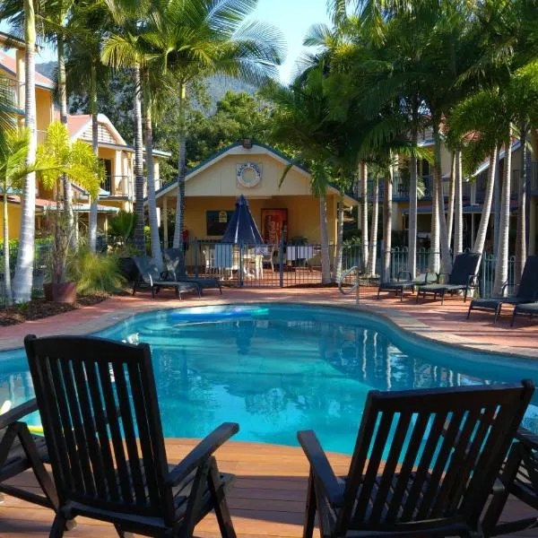 at Beach Court Holiday Villas, hotel in Proserpine