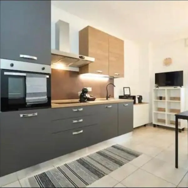 Casa Vittoria Privacy&Relax alle porte di Milano、Pioltelloのホテル