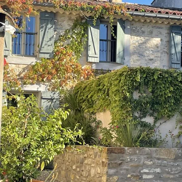 Le Domaine de La Tuilerie - Gite de charme en bord de riviere avec piscine, hotel v destinaci Serviès-en-Val