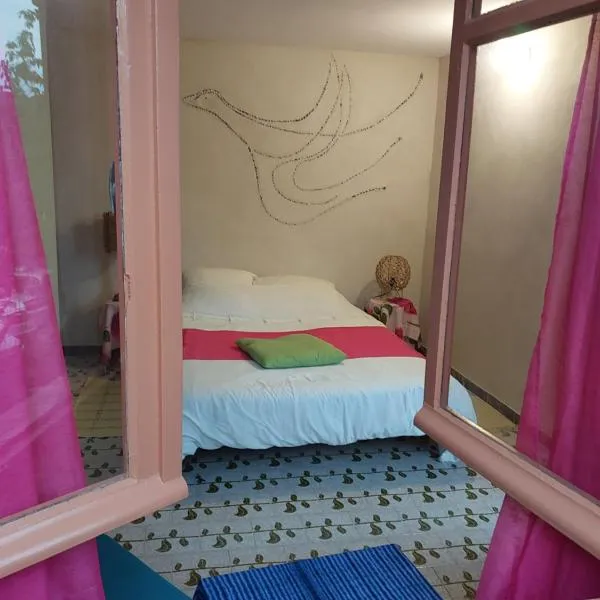 l'oiseau bleu – hotel w mieście Lucéram