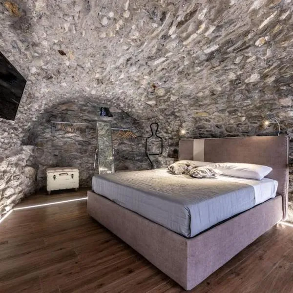 Caverna Moderna 10 min da Aosta-Parcheggio Gratis, khách sạn ở Roisan