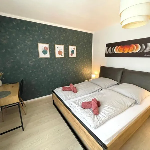 Schöne Ferienwohnung mitten im Pfälzerwaldgebiet, hotel in Leimen