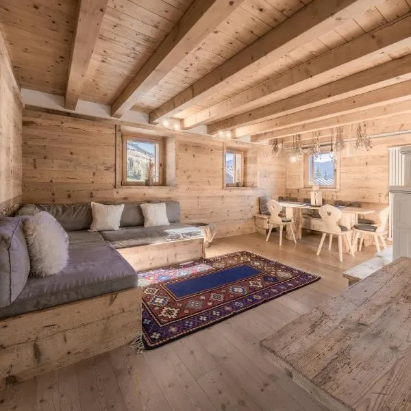 NeveSole Chalet - Charming Flat Near Dolomiti Ski Slopes, hotel di San Vito di Cadore