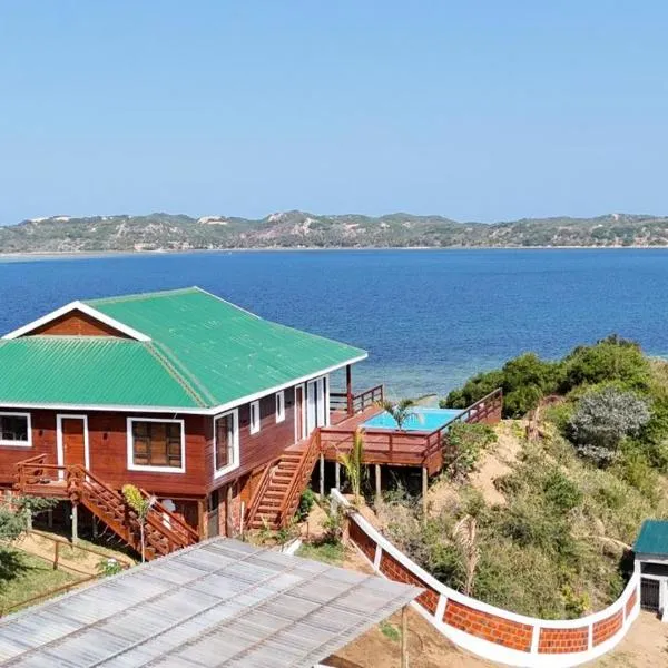 KoKo Beach - Wooden Green House, hotel v destinaci Vila Praia Do Bilene