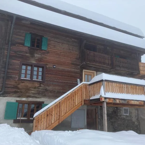 Casa Vanellus / Vignogn / Val Lumnezia / near Laax, hotel en Vigens