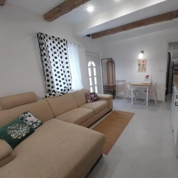 KukoriQ 2 Apartman, hotel Siklóson