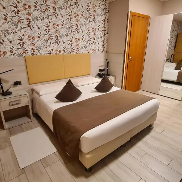 Hotel Lenotel, hotel Lenóban