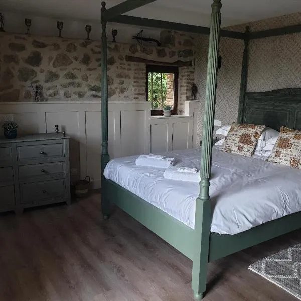 La Maison Ronde – hotel w mieście Saint-Quentin-sur-Charente