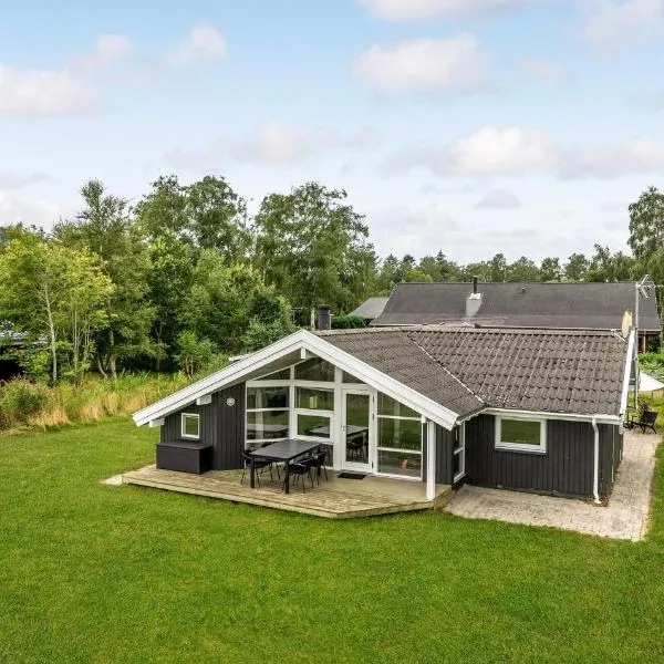 Nice Home In Hadsund With Sauna, hotel v destinaci Hadsund