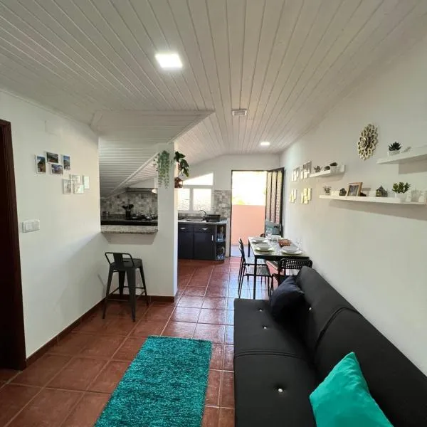 Meu Quintal Apartaments 2, Calheta Madeira, hotel v destinaci Calheta