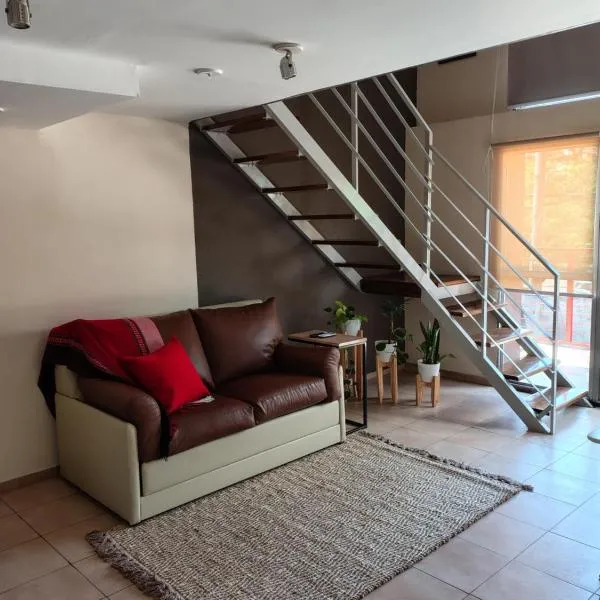 Monoambiente en Duplex Velez Sarsfield, hotel din Buenos Aires