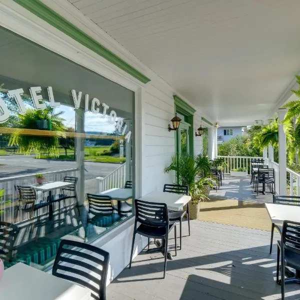 Chambre 303 de l'hôtel Victoria confortable et moderne, Hotel in Saint-Pascal