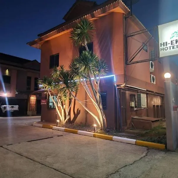 Hi End Hotel Sriracha, hotel v destinaci Ban Fang Daeng