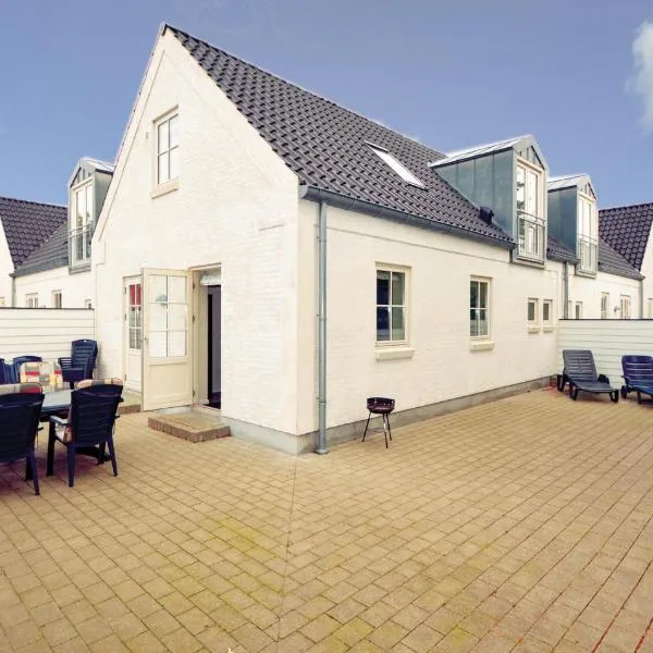 Three-Bedroom Holiday Home In Blavand, hotel v destinaci Blåvand