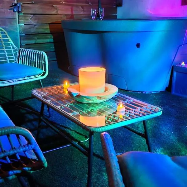 Maison Plus Belle La Nuit avec jacuzzi privé, hotel v destinácii Allauch