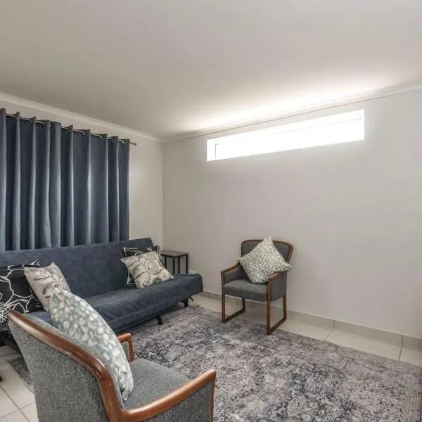 Pet friendly & Close to Beach at 2 Saasveld, hotel en Bloubergstrand