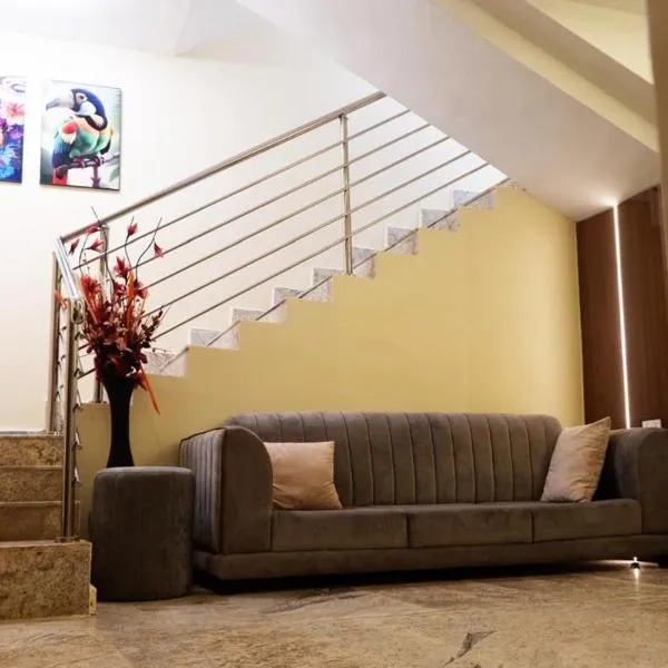 Carizma Luxury Apartments, Ikeja、ラゴスのホテル