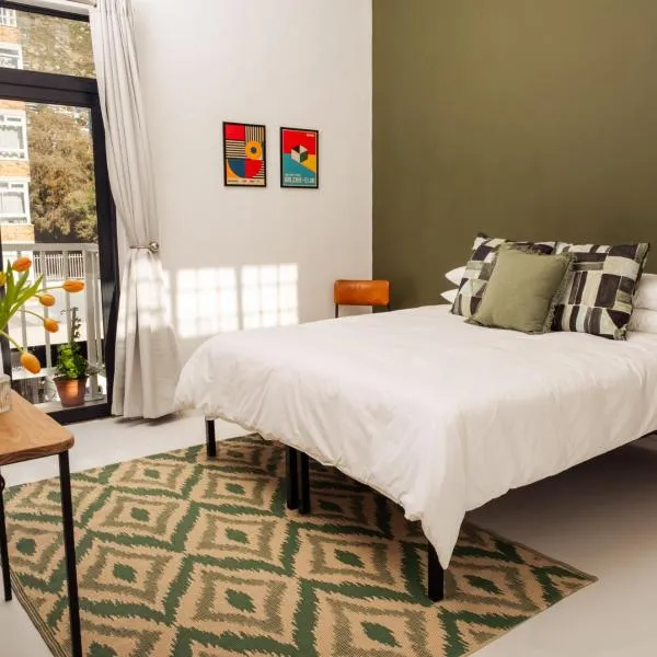 Foools Inn - Trendy Rooms available in the Heart of Sea Point!, khách sạn ở Cape Town