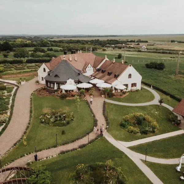 Fiastyúk Udvarház, hotel v destinaci Csór