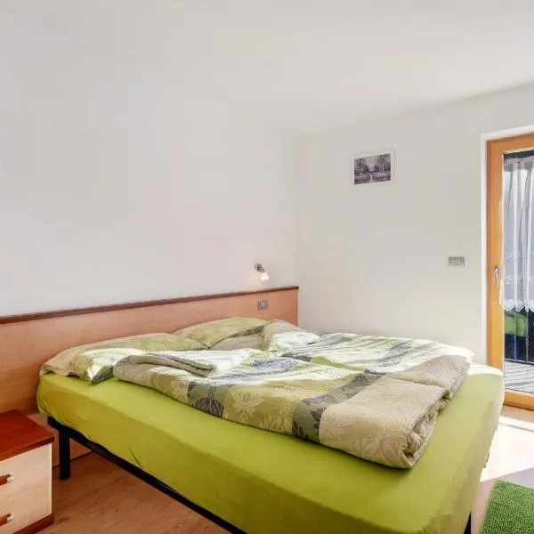 Innerjerberhof Neiderseit, hotel v destinaci Lauregno