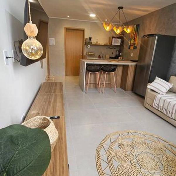 Vila Manah 203, Quarto e sala, acomoda 4 pessoas com Ar Condicionado, Wifi, Smart Tv, Cozinha completa, Portaria 24h e Estacionamento - Foto 5