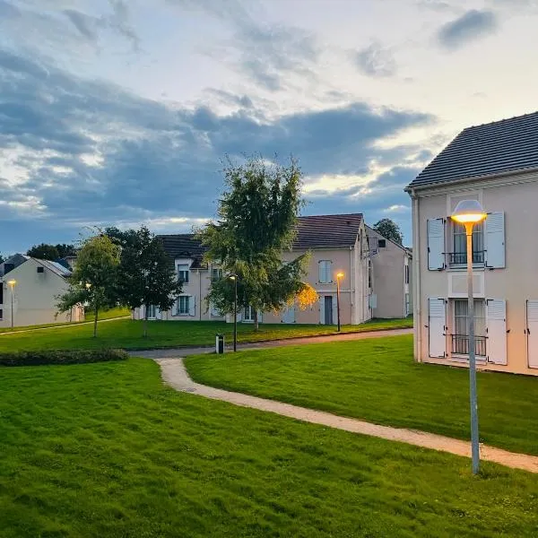 Appart Hôtel 3* dans une résidence de tourisme, hotel in Le Mée-sur-Seine