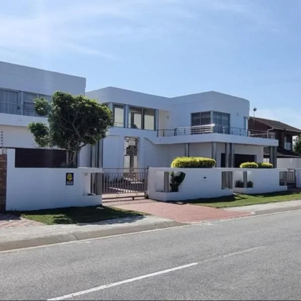 Martha's Guesthouse, hótel í Gqeberha