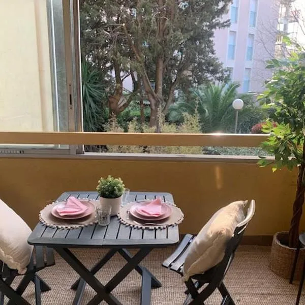 Appartement T2 à Sanary-sur-Mer – hotel w mieście Sanary-sur-Mer