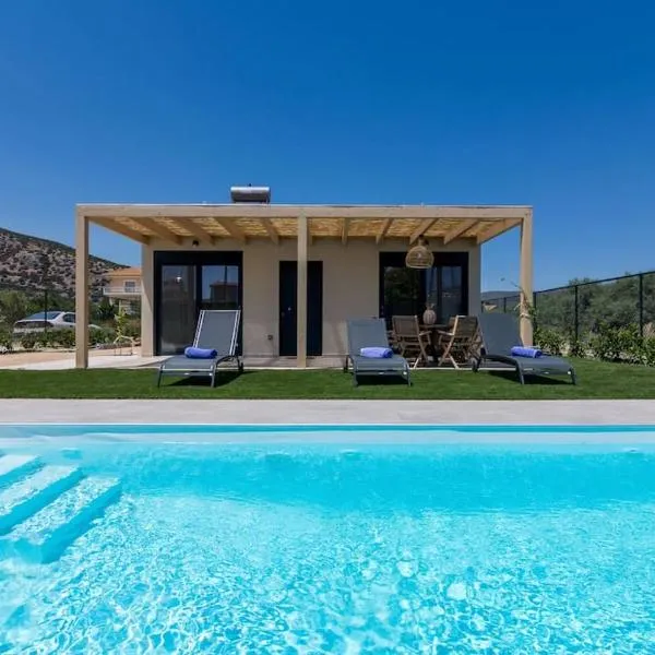 Elegant House with Private Pool, viešbutis mieste Schinias