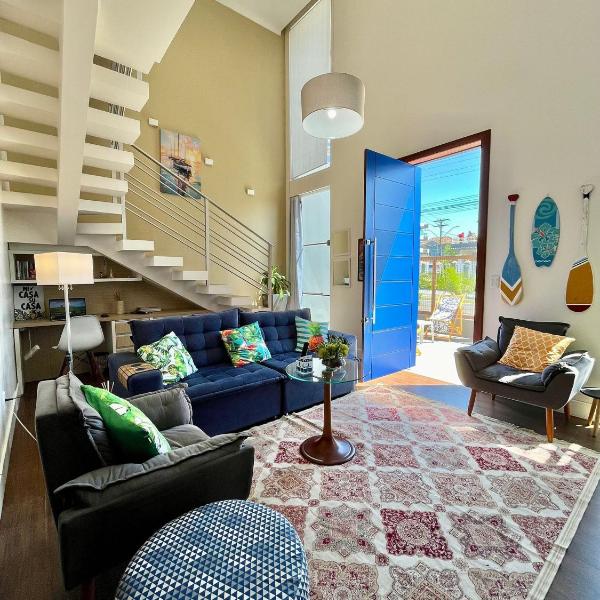 Lindo e aconchegante duplex com vista para o mar.