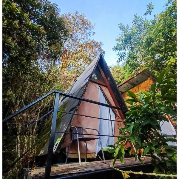 Glamping Laguna Sagrada, hotel v destinaci Bobadilla