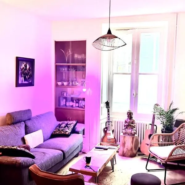 Chambre – hotel w mieście Saint-Maixent-lʼÉcole