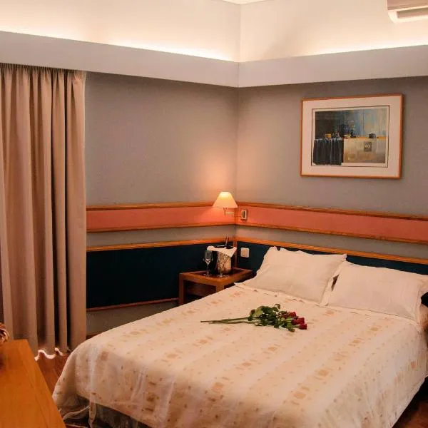Hotel Samaras, hotel Lamíában