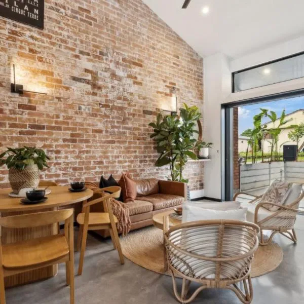 Catalyst Retreat - Stylish, Pets, Accessible, Sauna, hotel in Coffs Harbour