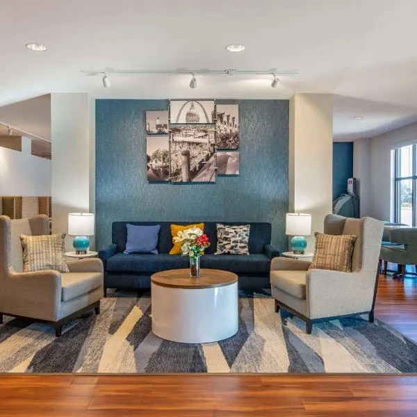 Comfort Inn St Louis Airport, hotel in Bridgeton