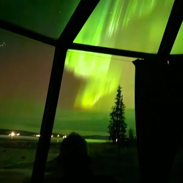 Aurora River Camp Glass igloos & cabins, hotel v destinaci Kiruna