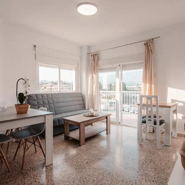 tuGuest Torrenueva Beach, hotel v destinaci Torrenueva