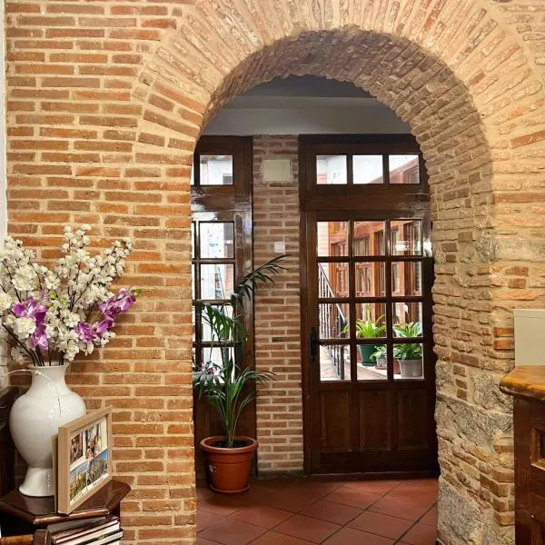 San Miguel, hotel v destinaci Segovia