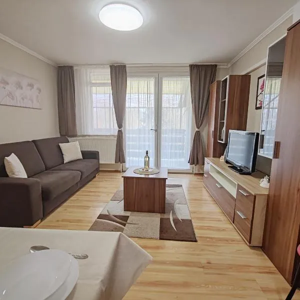 Tó Apartman Gunarasfürdő, hotel v destinácii Dombóvár