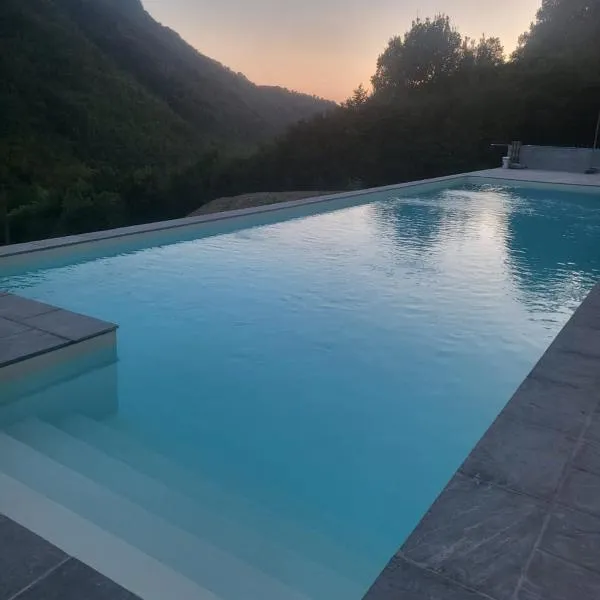 Old Village Linda - Tra Lunigiana & Cinque Terre, hotel in Comano