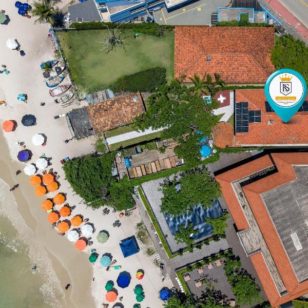 A88 - Casa frente mar no centro de Bombinhas.