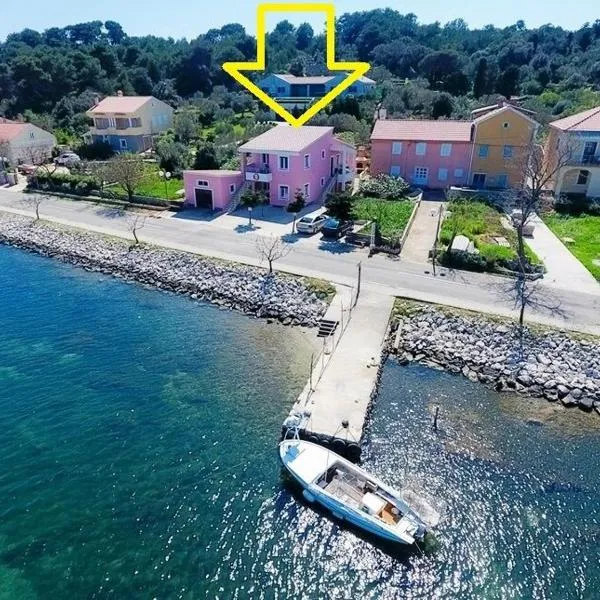Apartments Zvone1, hotel di Veli Rat