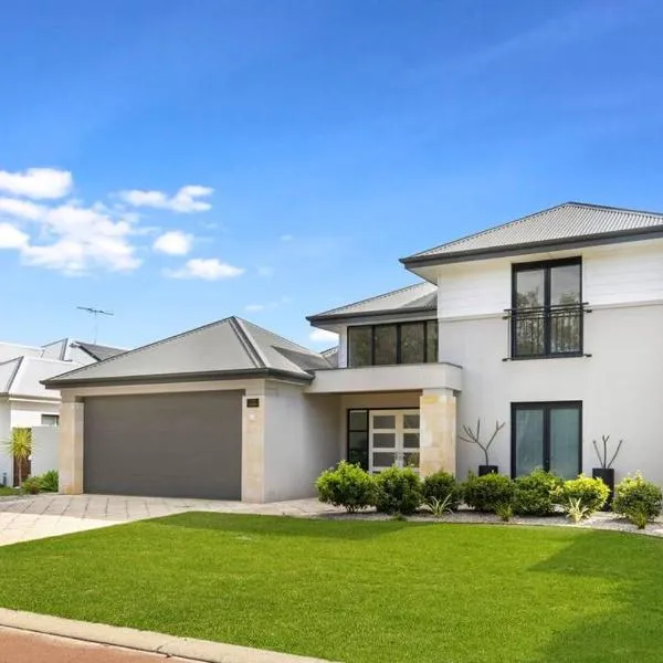 2 Story luxury beach house, khách sạn ở Geographe