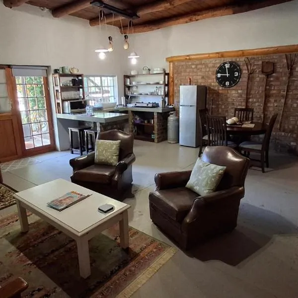 Lentelus-Greeff Cottage, hotel in Oudtshoorn