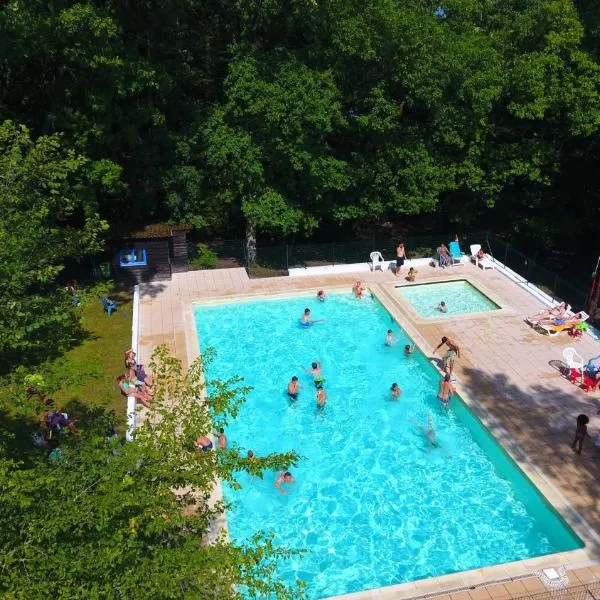 Camping le Roptai, hotel v destinaci Rochefort