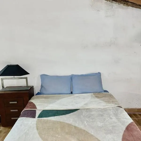 Room in historic house, hotel din Ontinyent